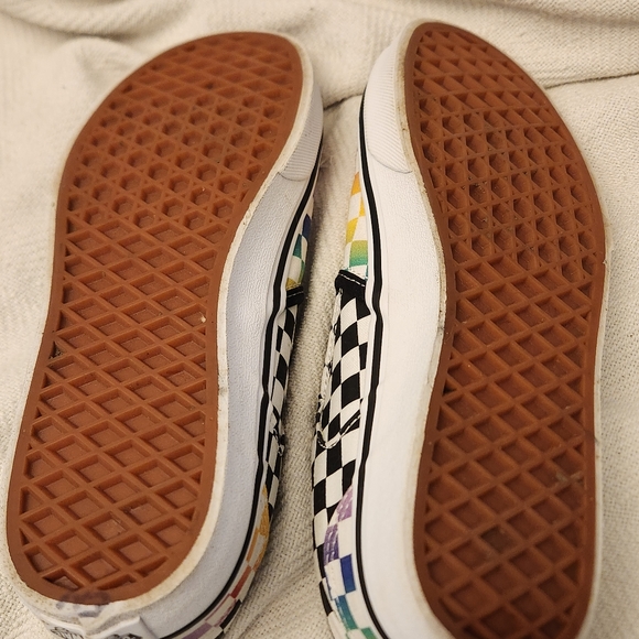 VANS Checkered Classic Slip-ons - Picture 8 of 8